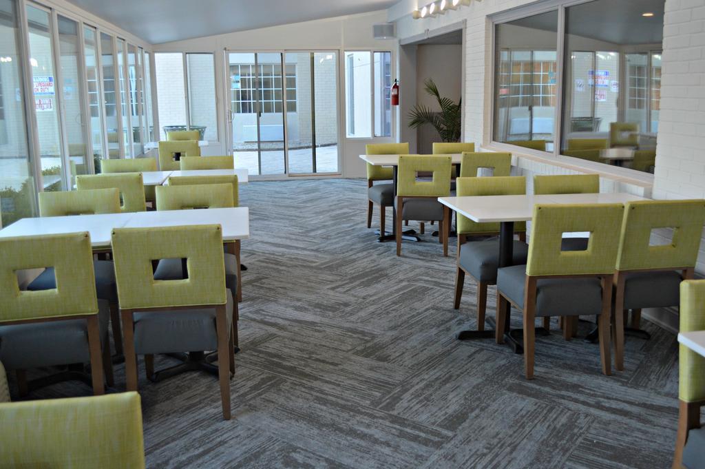 Wyndham Garden Hotel Cross Lanes Чарлстон Экстерьер фото