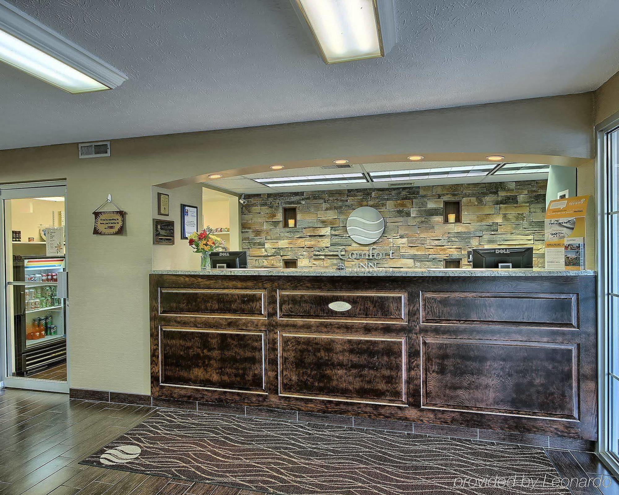 Wyndham Garden Hotel Cross Lanes Чарлстон Экстерьер фото